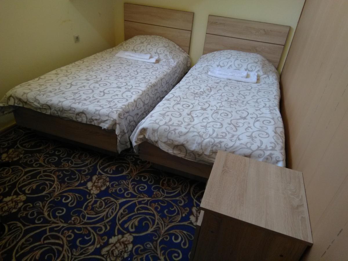 Gem Hostel Jerevan Buitenkant foto